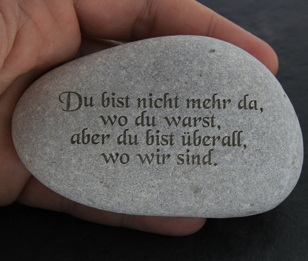 Stein in der Hand du bist nicht mehr da